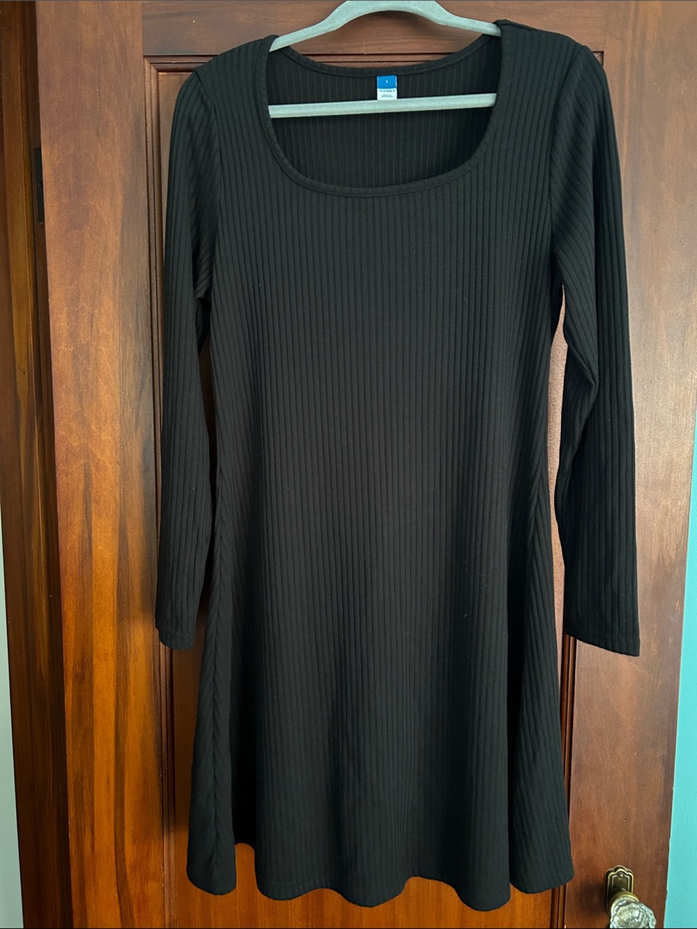 Old Navy Black Ribbed Long-Sleeve Scoop Neck Dress